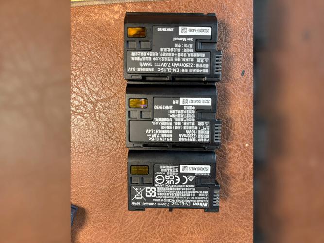 尼康s3000怎么充电