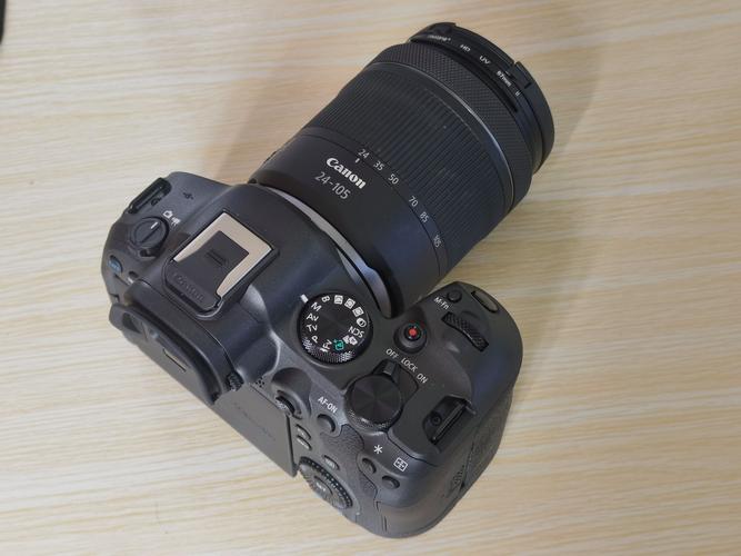 想买一台2000多的数码照相机,佳能、索尼哪个比较好?