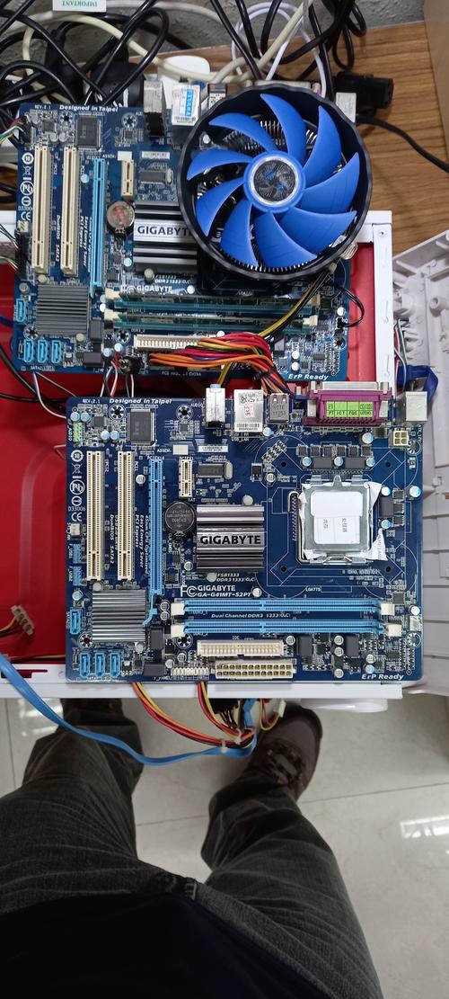 技嘉G41MT-D3P这块老主板比较高支持英特尔平台哪款CPU?什么显卡?