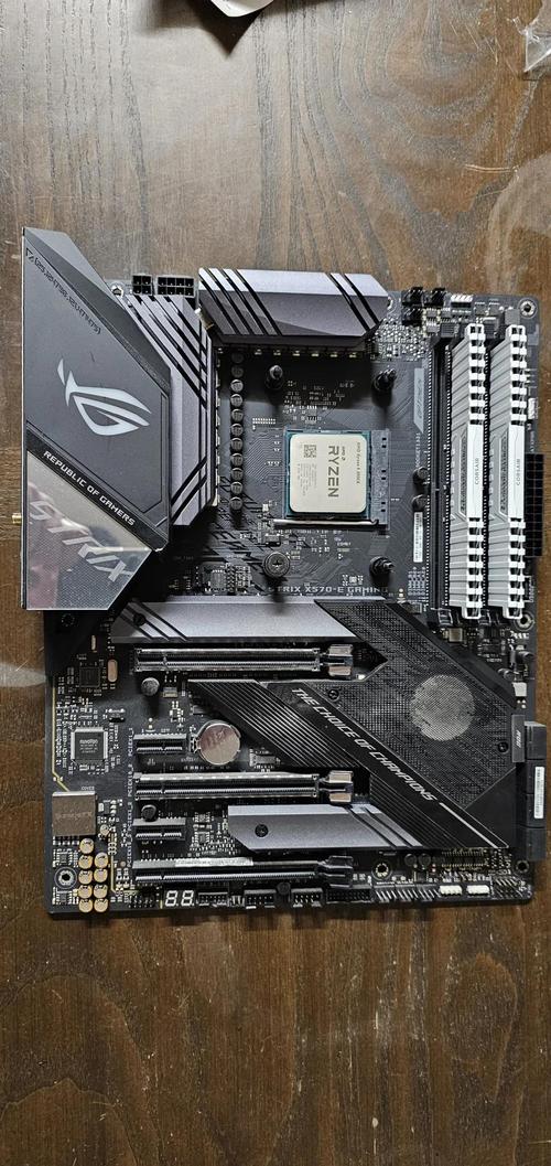 3900X训练过热,放弃PBO,锁压锁频,顺利降温