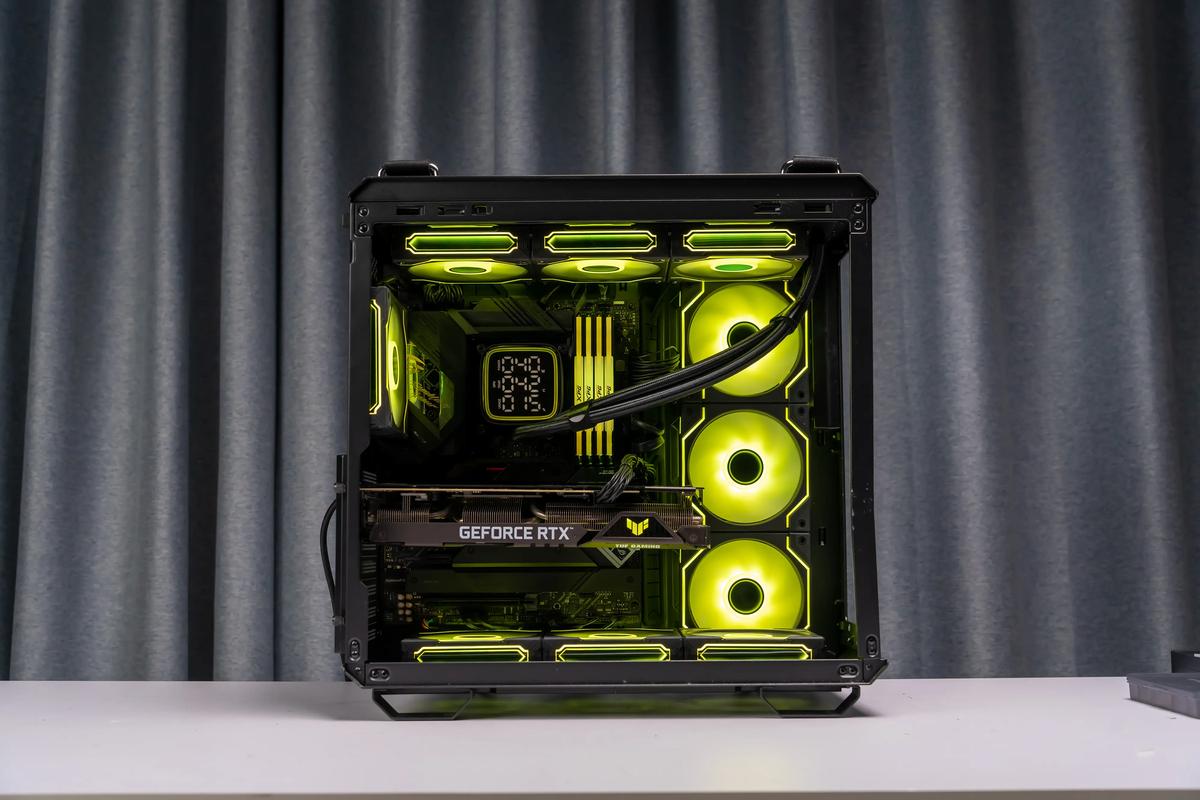 水冷主机需要装几个风扇