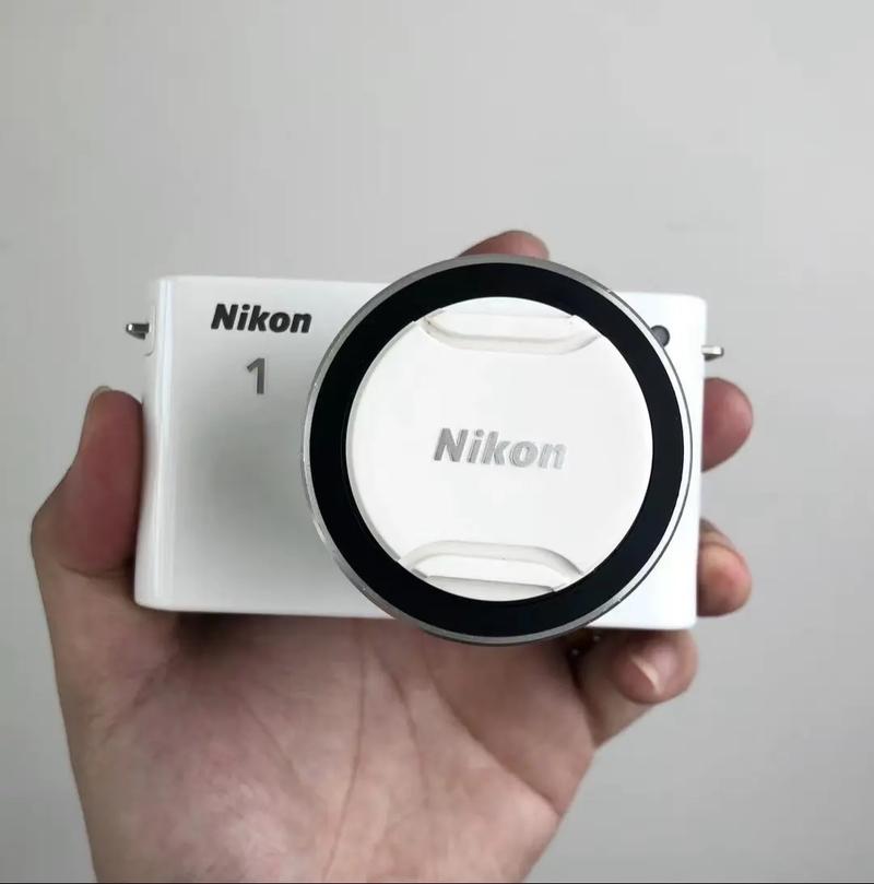 尼康J1怎么样,请用过的朋友详细绍介一下。