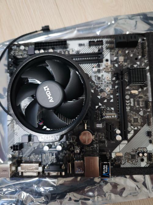 铭瑄9600GT(显存512M)显卡能插在技嘉B85-HD3主板上吗