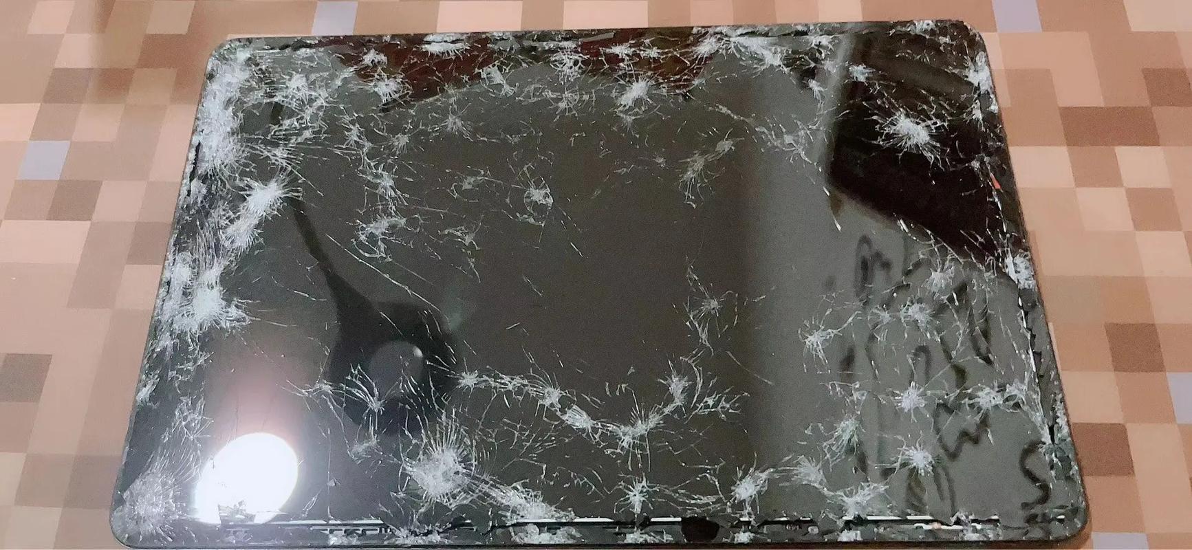 若小米平板摔得变形了有没有办法维修