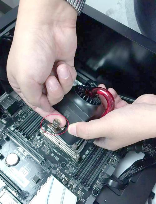 水冷电脑主机怎么更换冷却液