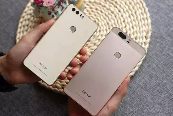 荣耀8和V8哪个更值得买?