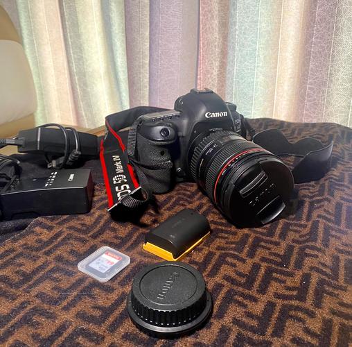 佳能EOSR好用还是5D4好用,为什么很多人都说卖了5D4换EOSR肠子都悔青了...