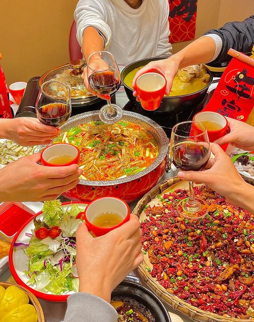 昨天公司聚餐我喝多了,手机跟着衣服在洗衣机里泡了一夜,今天拿起来用...