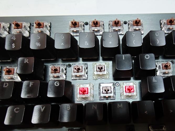 请问机械键盘什么轴的手感最软