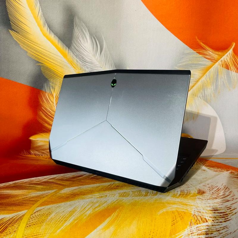 外星人x15r2的内部结构