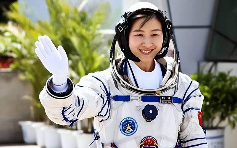 神州九号航天员是谁(神九宇航员都有哪些)