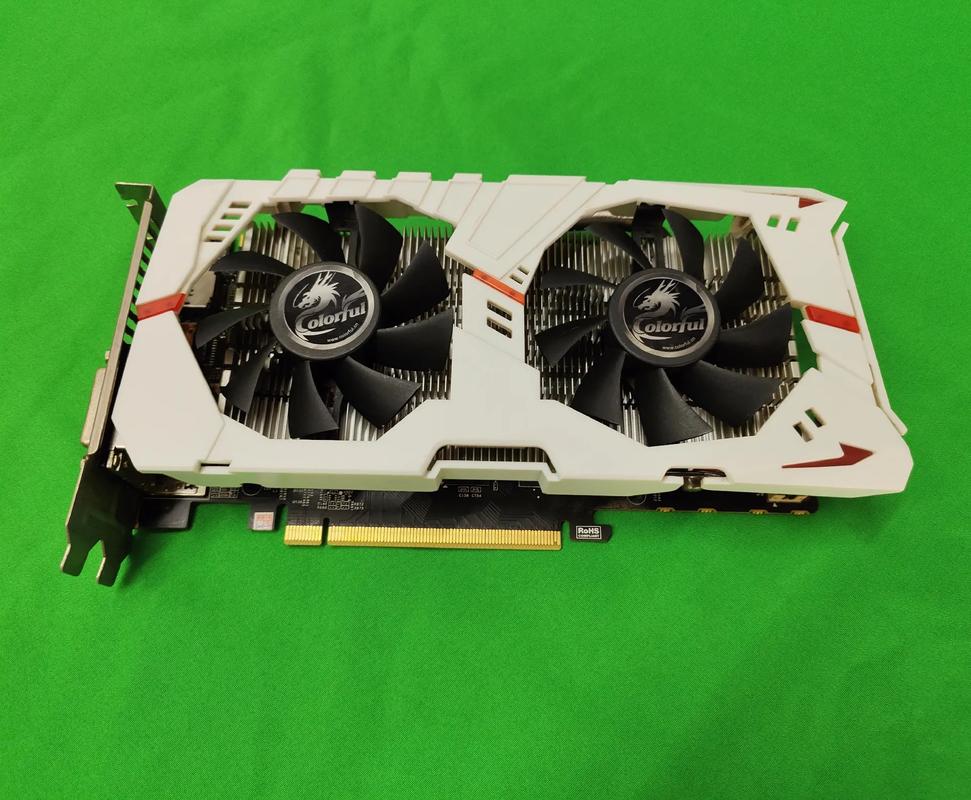 七彩虹gtx960网驰版有没有4g的,为什么在网上只有2g?价钱相差多少啊...