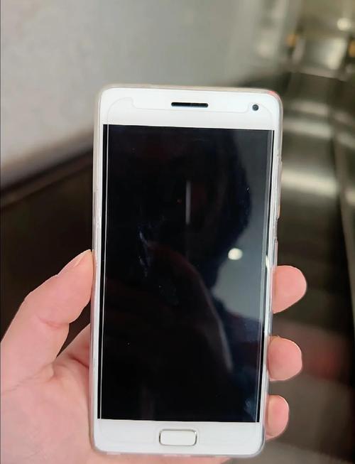 求二干左右运行快,内存大性价比高的手机