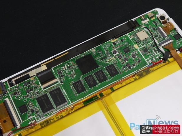 昂达v975电话卡槽在哪边啊?