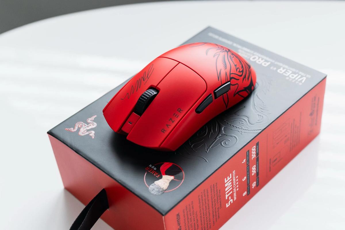 雷蛇蝰蛇v3有线鼠标和雷蛇眼镜蛇cobra有线鼠标选哪个好