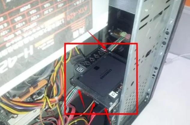 机械硬盘的正确安装方向是怎样的呢?