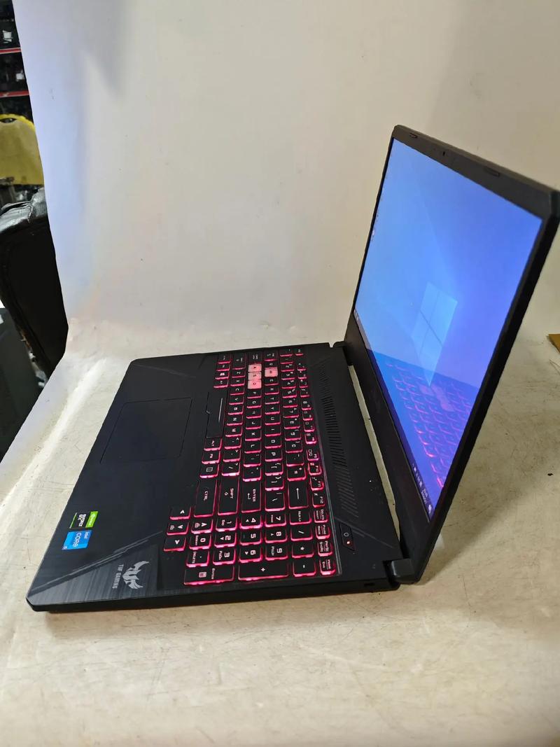 华硕飞行堡垒7金属电竞FX95内存条可以扩展到64G吗?