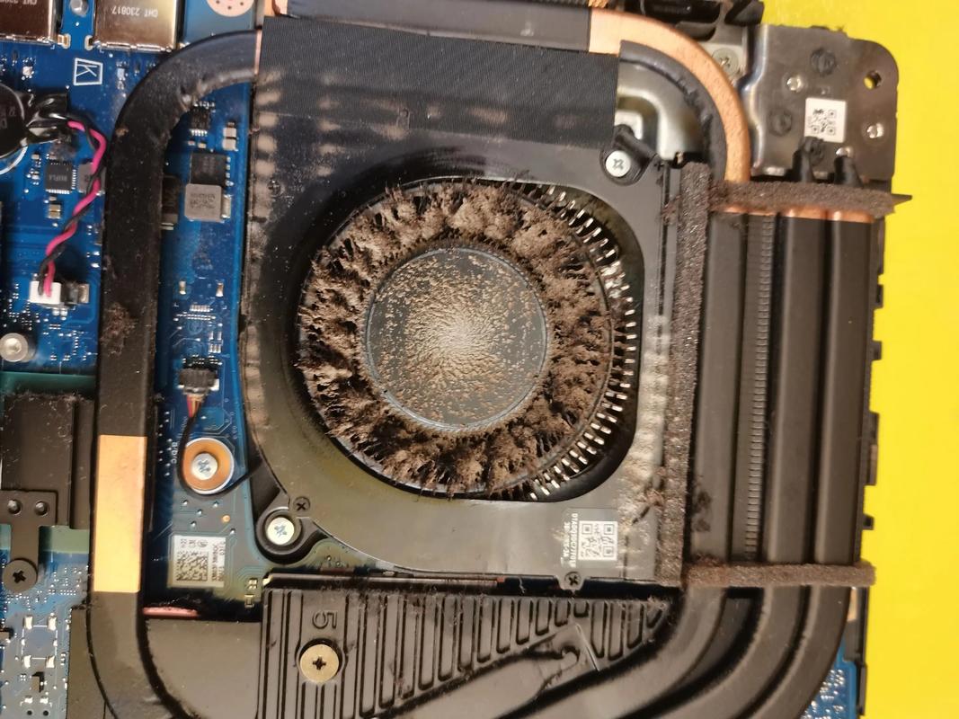 ThinkPadE430笔记本怎么拆机清灰