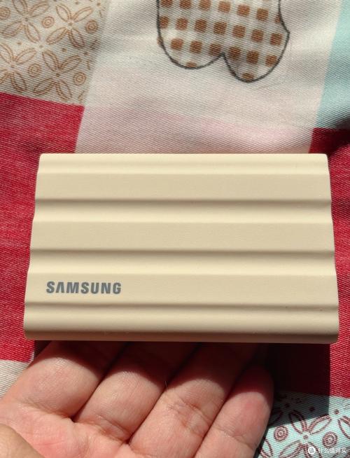 三星固态硬盘t5和t7有什么区别